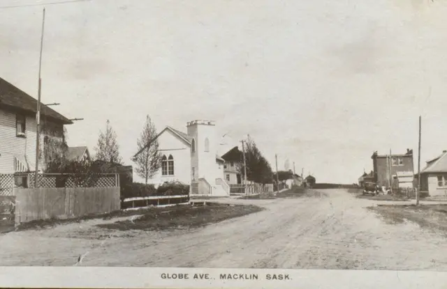 Globe Avenue